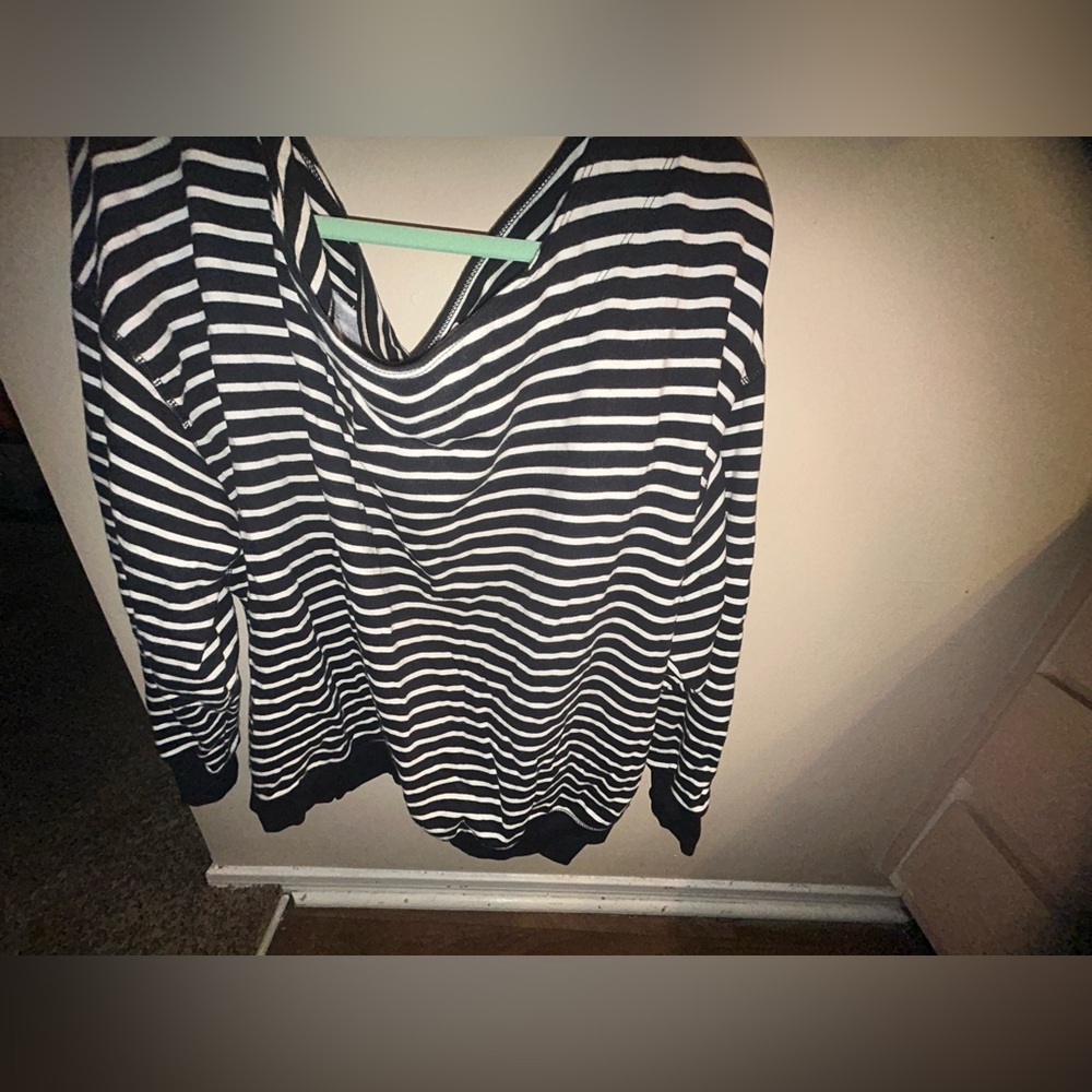 American Eagle Outfitters Black and White Striped Long Sleeve Hoodie